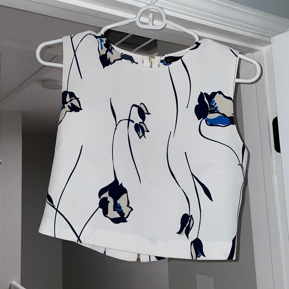 Zara white and navy floral crop